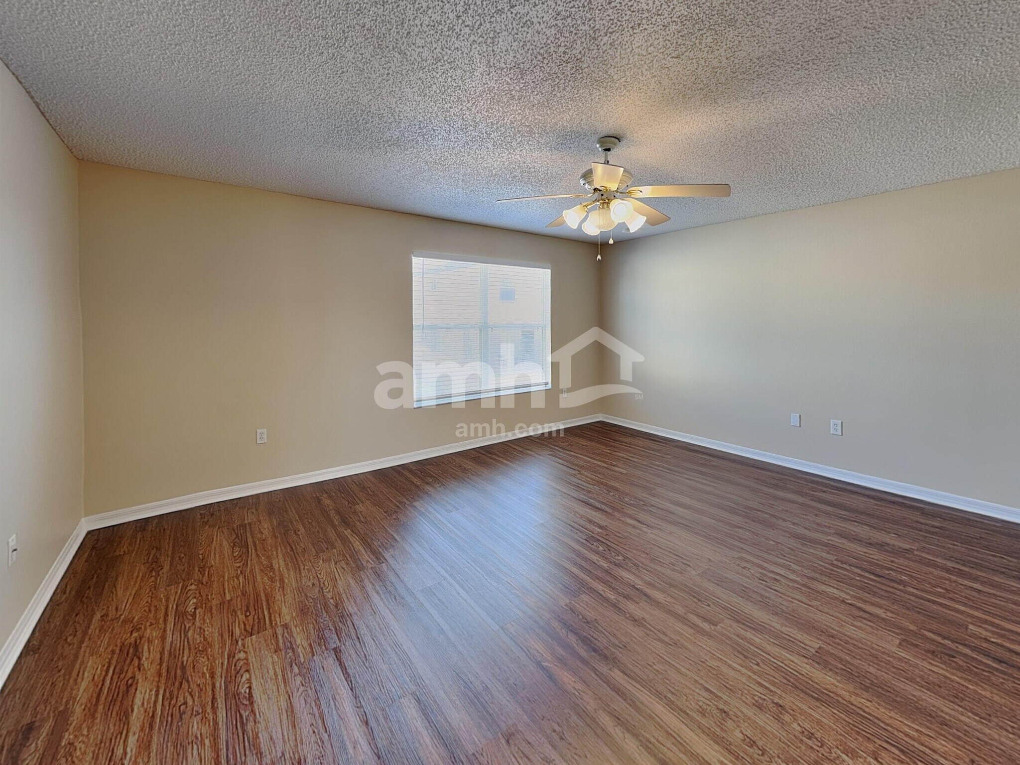 Building Photo - 330 Salmon Ct