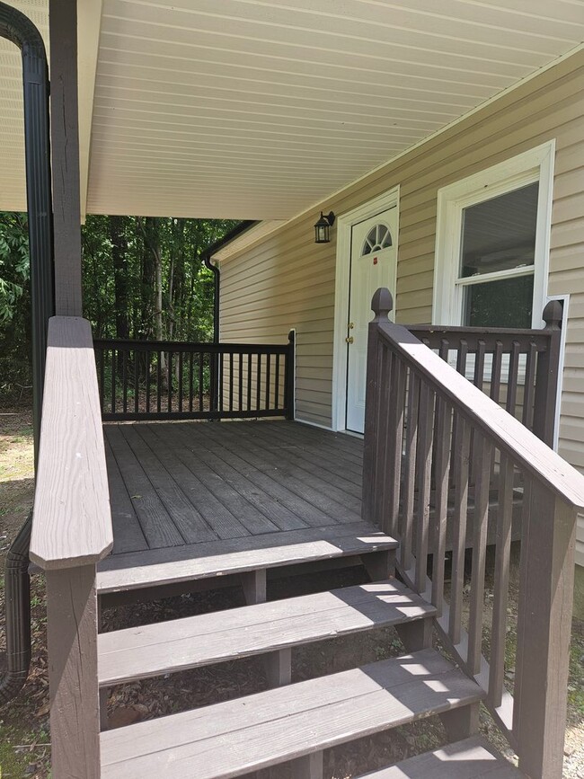 Building Photo - NEW LISTING!!!!!