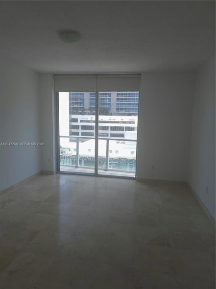 Building Photo - 1060 Brickell Ave