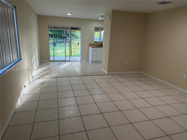 Building Photo - 17740 SW 103rd Ave
