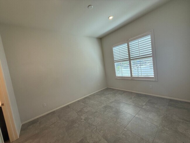 Building Photo - Dell Webb Home at Sun City ,3 Bedrooms, 3 Bathrooms, On Golf Course