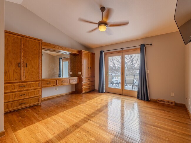 Building Photo - 2630 Glencairin Dr NW