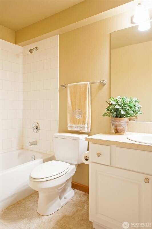 Building Photo - 1027 NE 123rd St