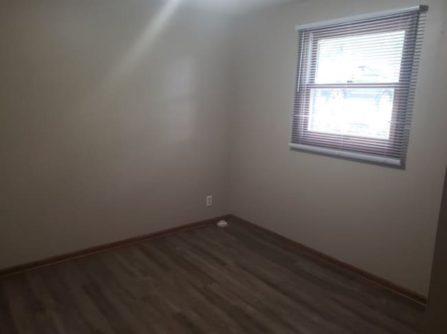 Building Photo - 290 Garfield St