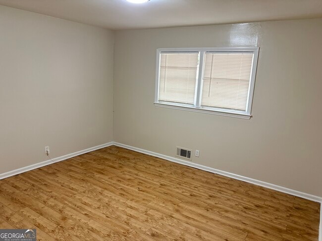 Building Photo - 407 Fayetteville Rd