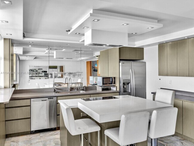 Building Photo - 401 Ocean Dr