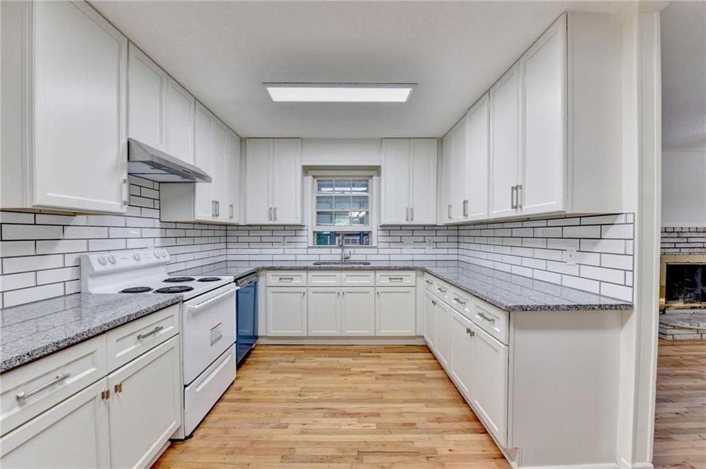 Building Photo - 2628 Whitehurst Dr