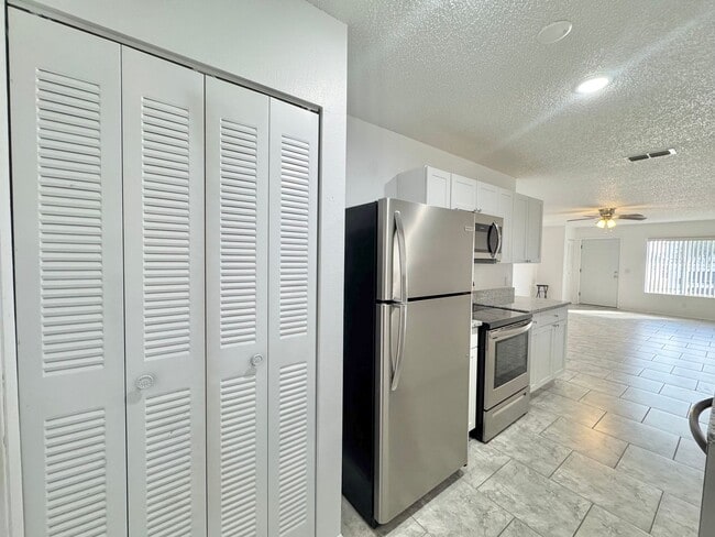 Building Photo - Winter Ridge