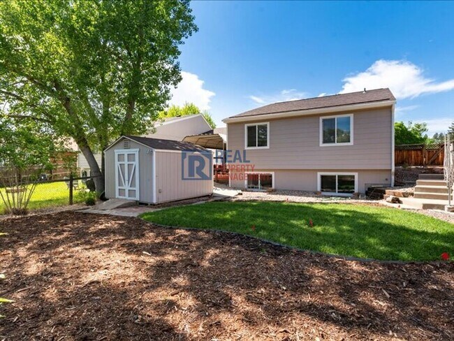 Building Photo - 1424 S Sierra Dr