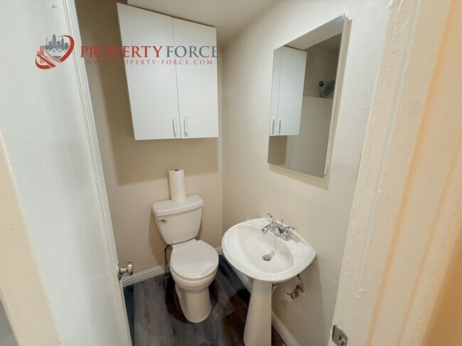 Building Photo - UPGRADED 1 BED 1 BATH  - OFFERED BY PROPER...