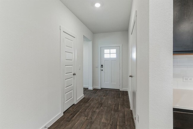 Building Photo - 309 Pedernales Ln