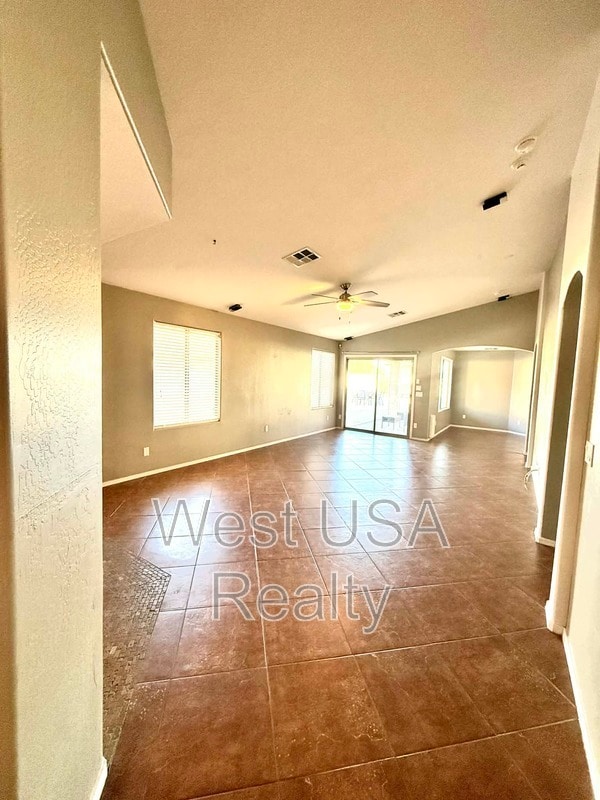 Building Photo - 730 E Press Rd