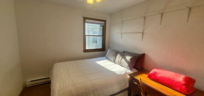 Building Photo - 806 Price St