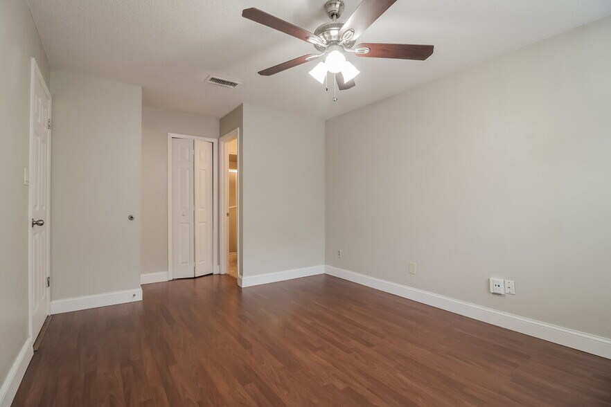 Building Photo - 13900 Lena St