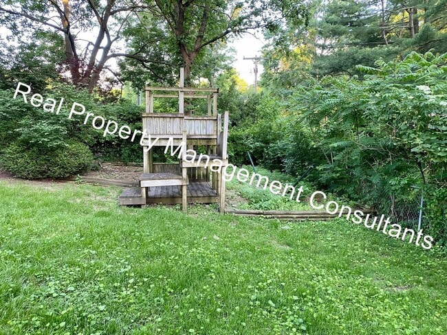 Building Photo - Unique 4-Bed Prairie Village Home