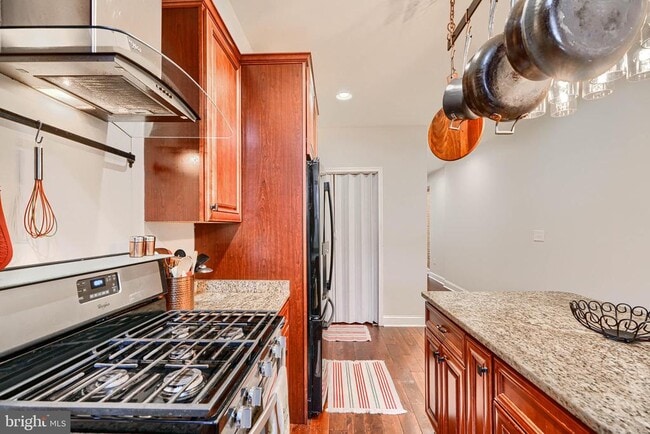 Building Photo - 1730 E Chase St