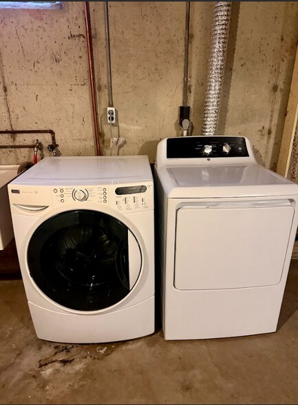 Building Photo - 2703 Cumming Ave