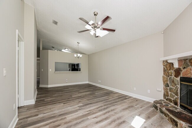 Building Photo - 2658 Malibu Cir