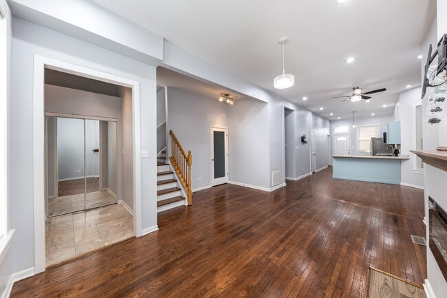 Building Photo - 6543 S Drexel Ave