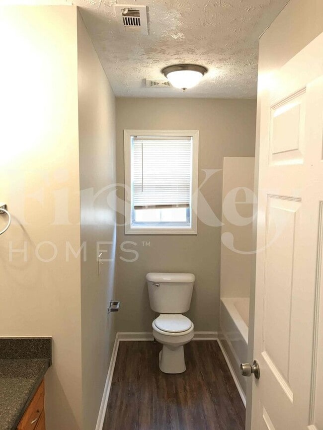 Building Photo - 8118 Birch Walk Dr