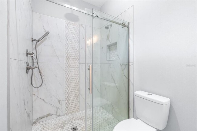 Building Photo - 1505 E North Bay St