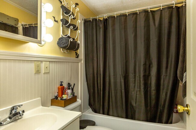 Building Photo - 17 Walker St