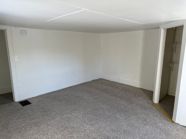 Building Photo - 308 E Argyle St