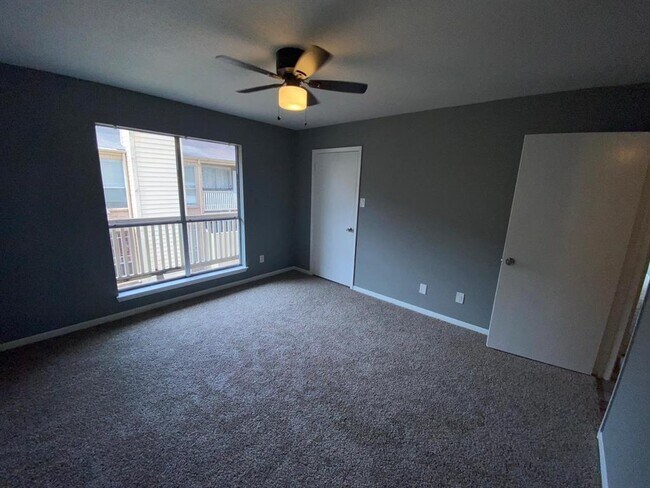 Building Photo - 10211 Sugar Branch Dr