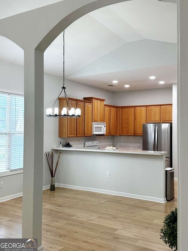 Building Photo - 6834 White Walnut Way