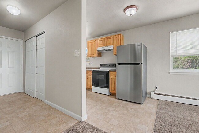 Building Photo - 1163 Cree Dr