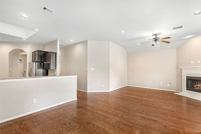 Building Photo - 2471 Garden Falls Dr