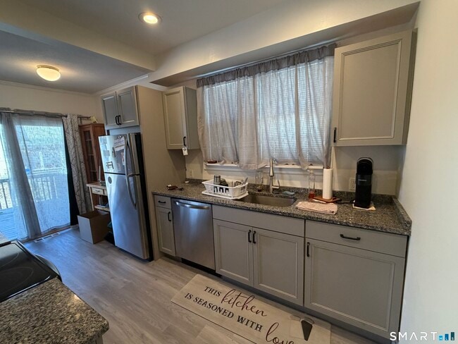 Building Photo - 322 Clark Ave