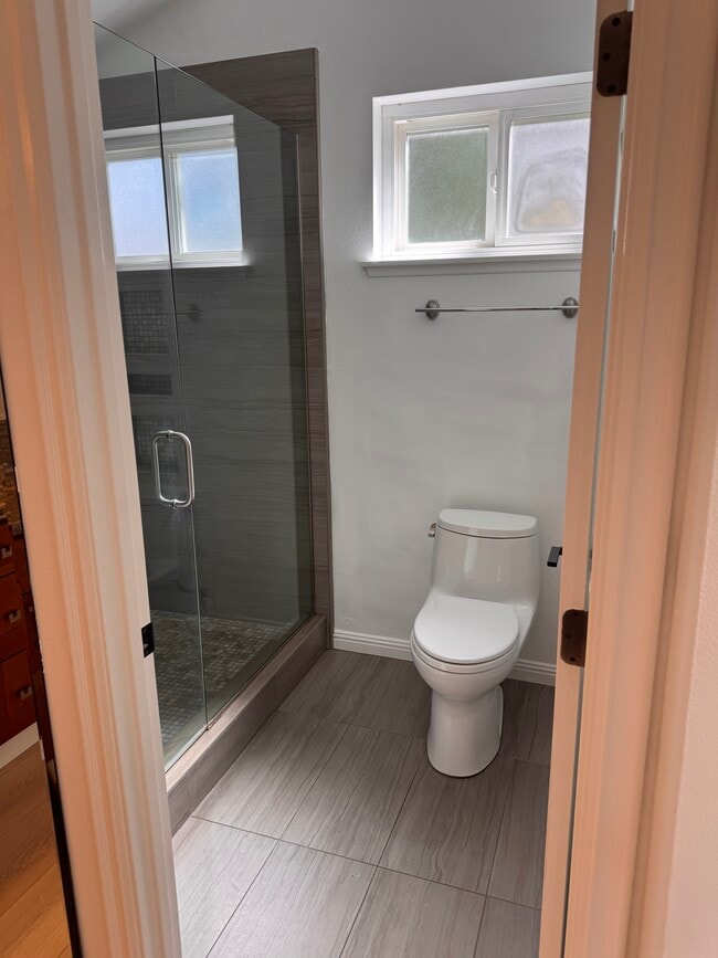 Building Photo - 23940 Vía Rosa Linda