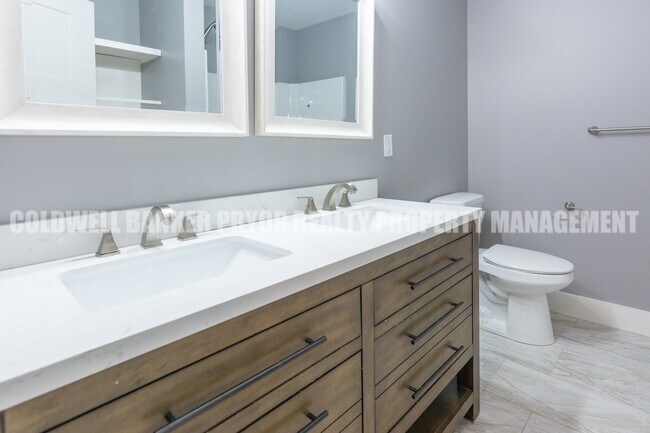 Building Photo - 9618 Shooting Star Cir