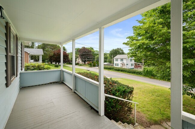 Building Photo - 204 Dunham St