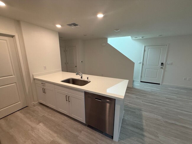 Building Photo - New Home in Gates Community