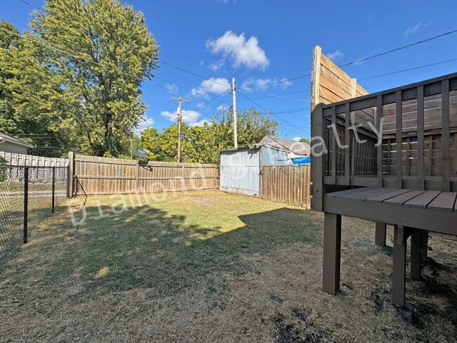 Building Photo - Charming 2 Bedroom/2 Bathroom House Coming Soon!