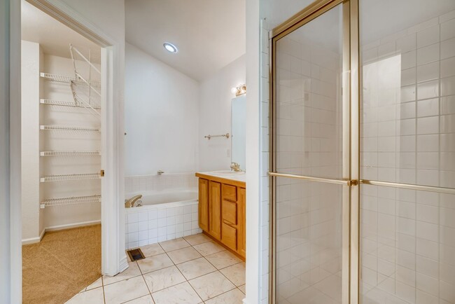 Building Photo - COMING IN MAY!!!   Huge 2BR, 2BTH Townhous...