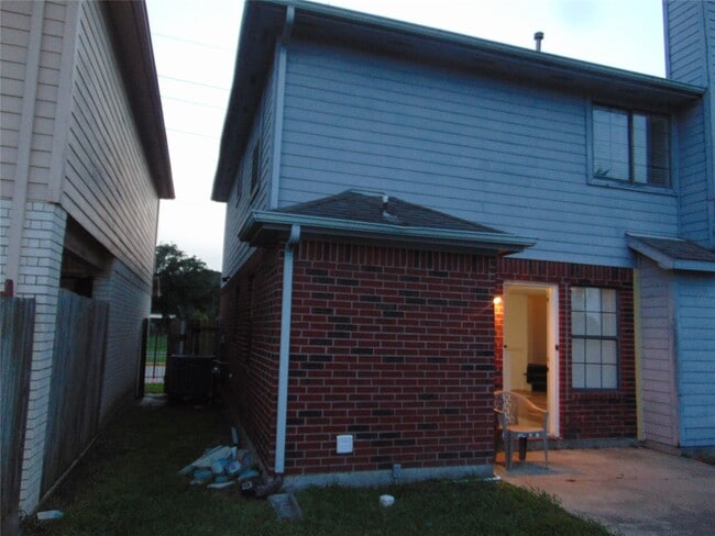 Building Photo - 8603 Rustling Leaves Dr