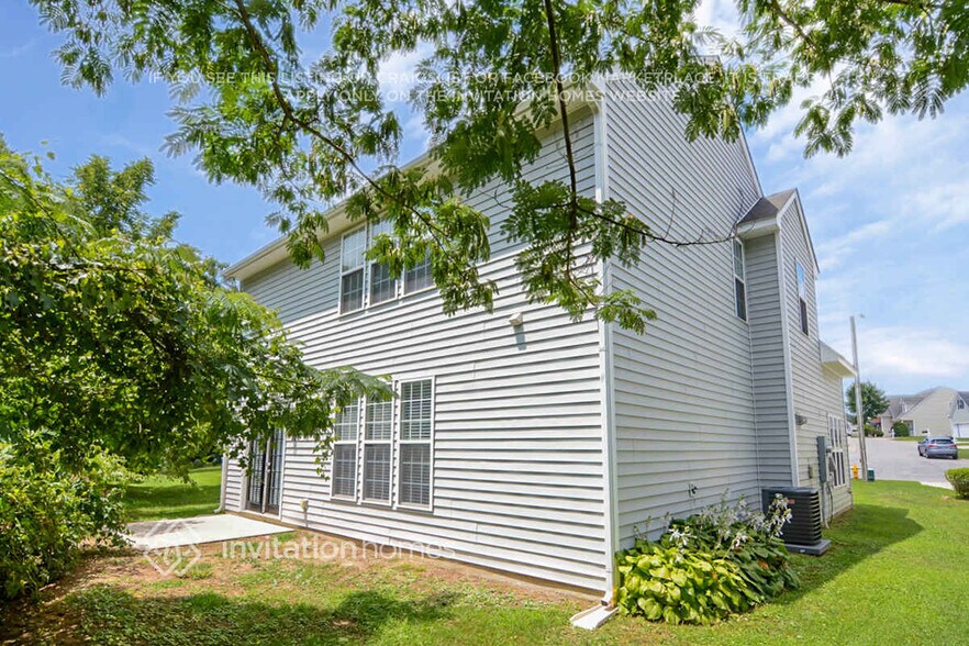 Building Photo - 2724 Golden Amber Ct