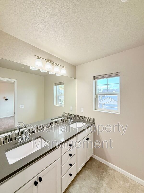 Building Photo - 7310 N 93rd Ave