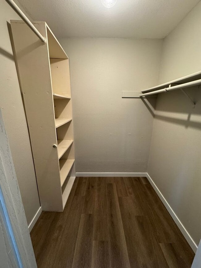 Building Photo - 2Bd/1Ba Kirkland Condo