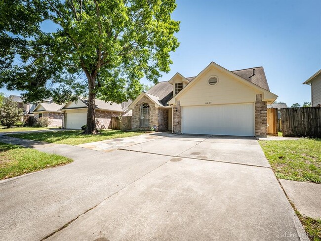 Building Photo - 6407 Bayou Crest Dr