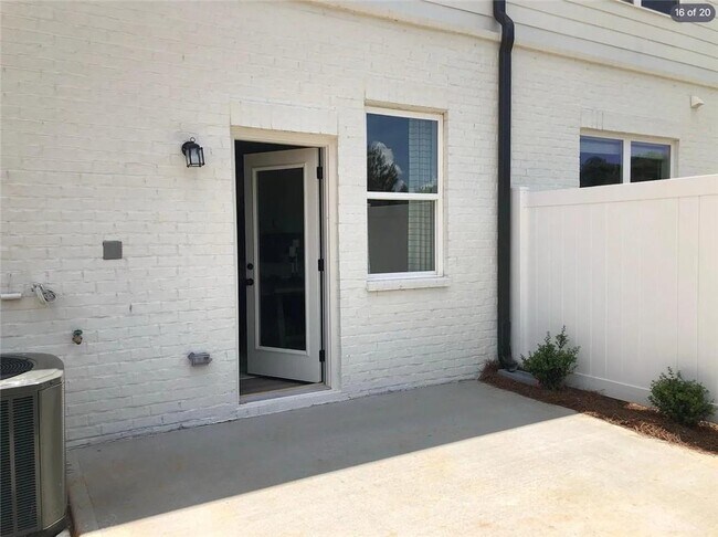 Building Photo - 4729 Cypress Pk Dr