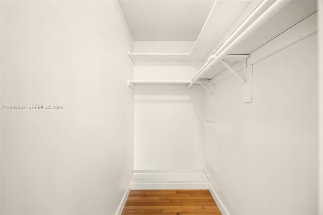 Building Photo - 7840 SW 71st Ave