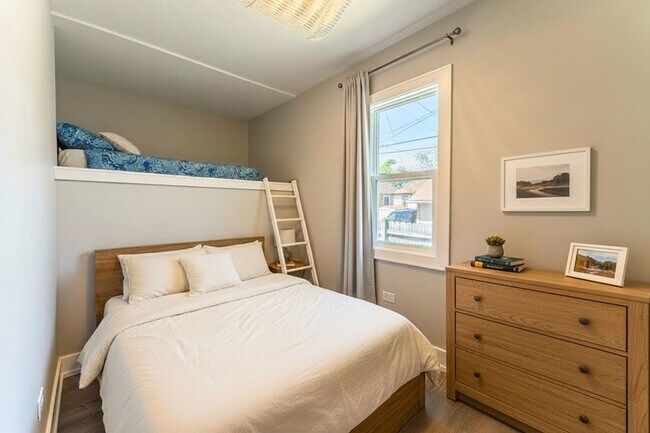 Building Photo - 2330 121st St