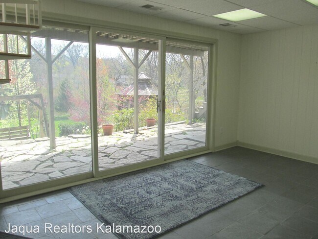 Building Photo - 5 br, 3.5 bath House - 5251 Colony Woods D...