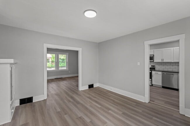 Building Photo - Stunning 3 bedroom home in Carrick available August 15!