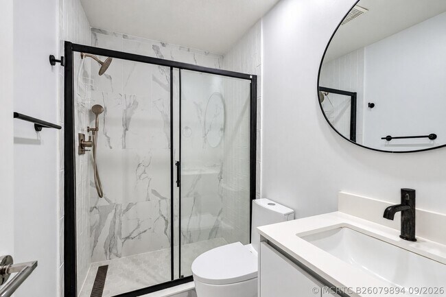 Building Photo - 974 SE Brookedge Ave