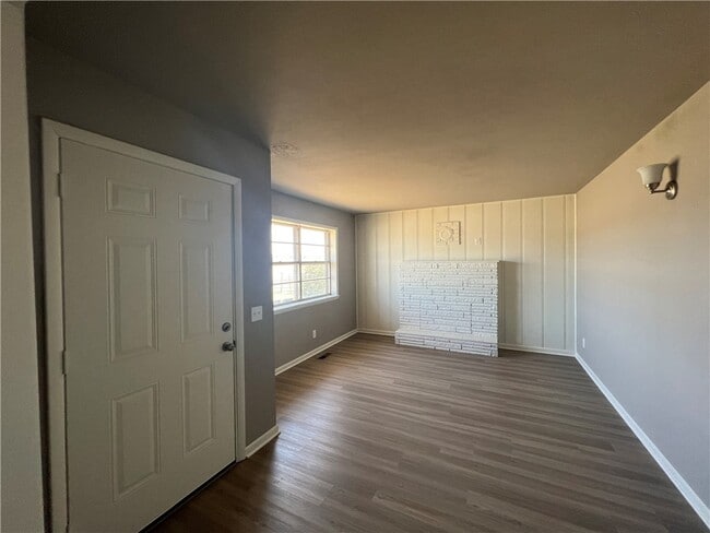 Building Photo - 14109 AR-72